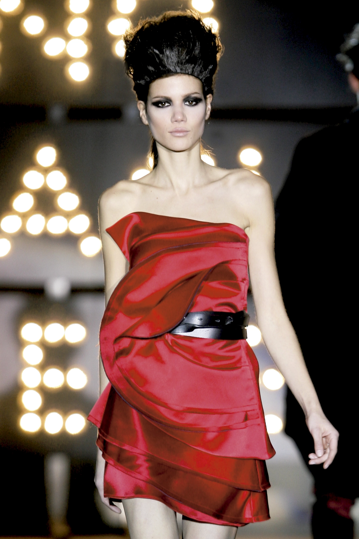 Momento del desfile “Miracles”, colección otoño invierno 2009-10 de la diseñadora de moda Ana Locking en la Mercedes Benz Fashion Week de Madrid.