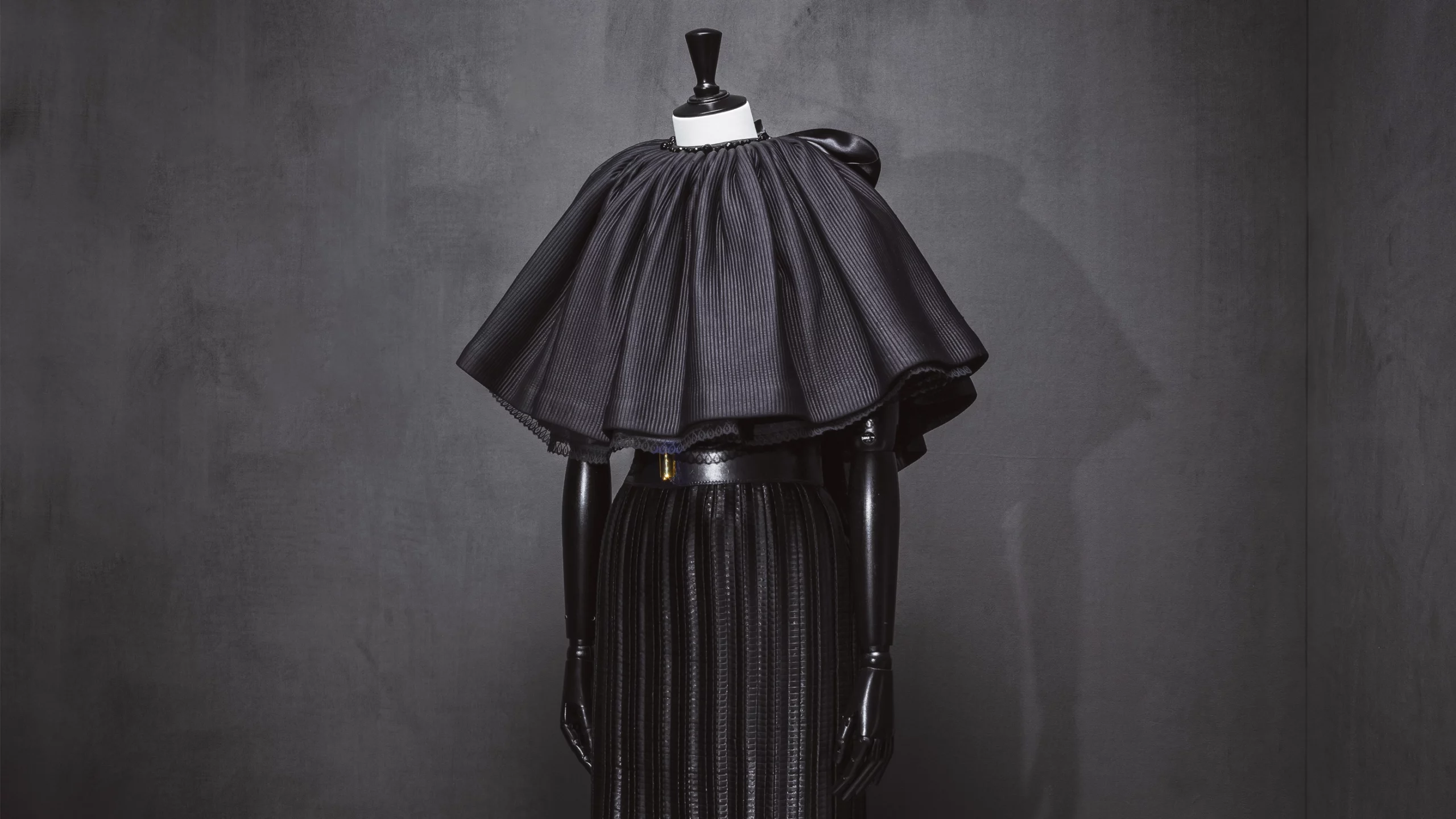 Look de Ana Locking en la exposición Modus