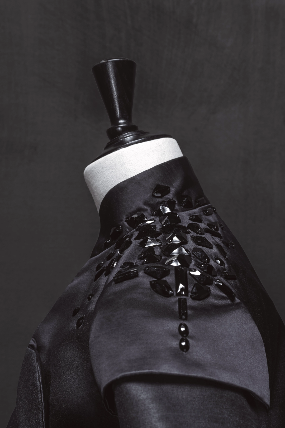 Detalle del look de Ana Locking en la exposición Modus