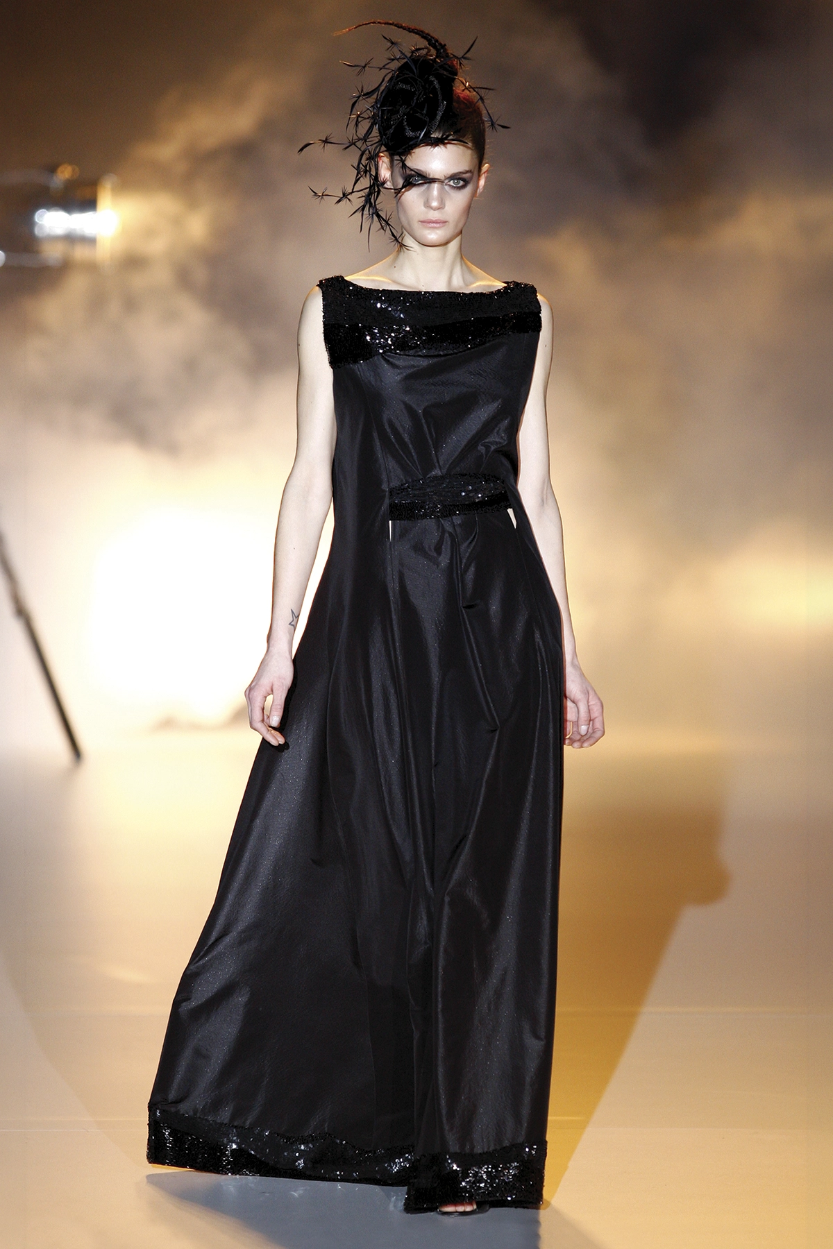 Look 29 de la colección “Reentry”, colección otoño invierno 2008-09 de la diseñadora de moda Ana Locking en la Mercedes Benz Fashion Week de Madrid.