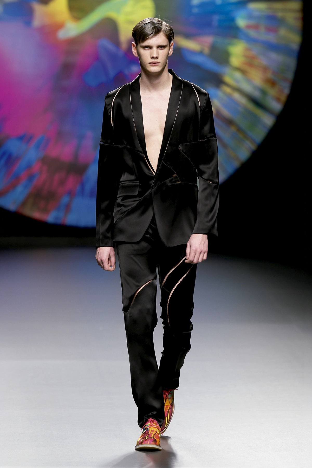 Look 26 de la colección “Spinning Destiny”, colección otoño invierno 2010-11 de la diseñadora de moda Ana Locking en la Mercedes Benz Fashion Week de Madrid.