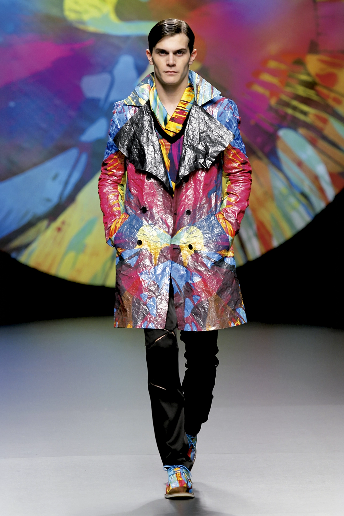 Look 30 de la colección “Spinning Destiny”, colección otoño invierno 2010-11 de la diseñadora de moda Ana Locking en la Mercedes Benz Fashion Week de Madrid.