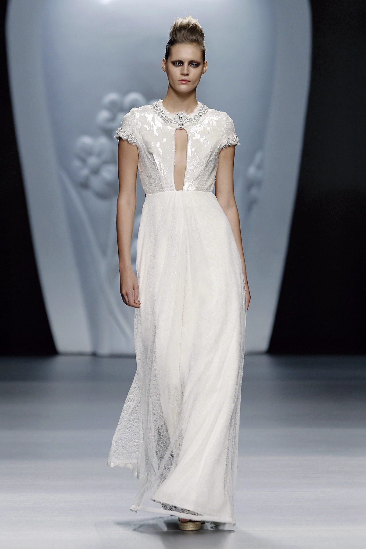 Look 37 de la colección “The Talk”, colección primavera verano 2013 de la diseñadora de moda Ana Locking en la Mercedes Benz Fashion Week de Madrid.