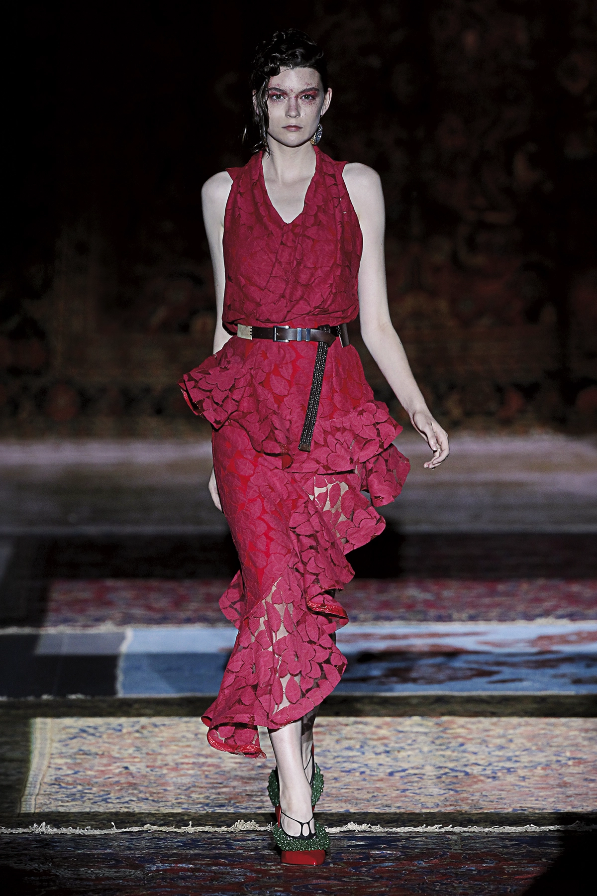 Look 17 de la colección “The Thinker”, colección rimavera verano 2017 de la diseñadora de moda Ana Locking en la Mercedes Benz Fashion Week de Madrid.