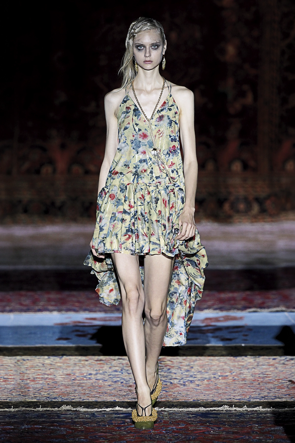 Look 21 de la colección “The Thinker”, colección rimavera verano 2017 de la diseñadora de moda Ana Locking en la Mercedes Benz Fashion Week de Madrid.