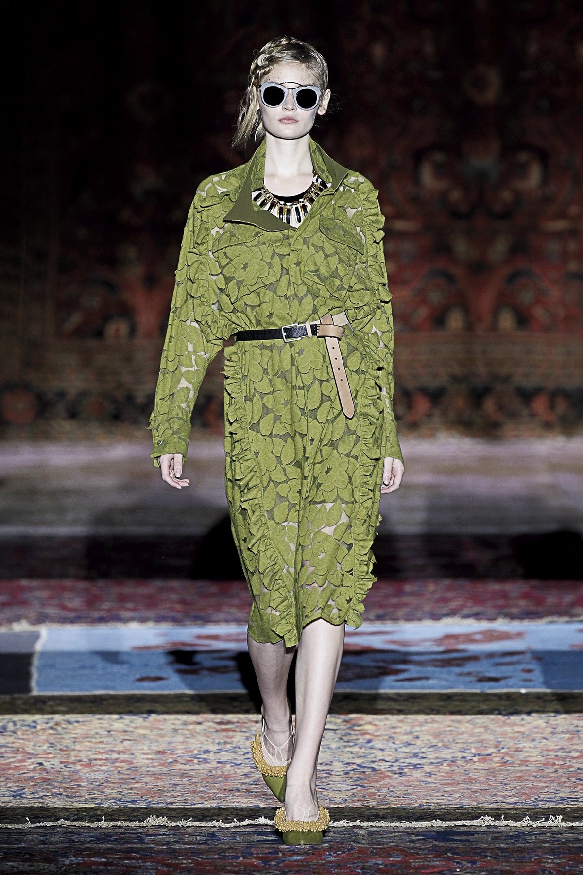 Look 24 de la colección “The Thinker”, colección rimavera verano 2017 de la diseñadora de moda Ana Locking en la Mercedes Benz Fashion Week de Madrid.