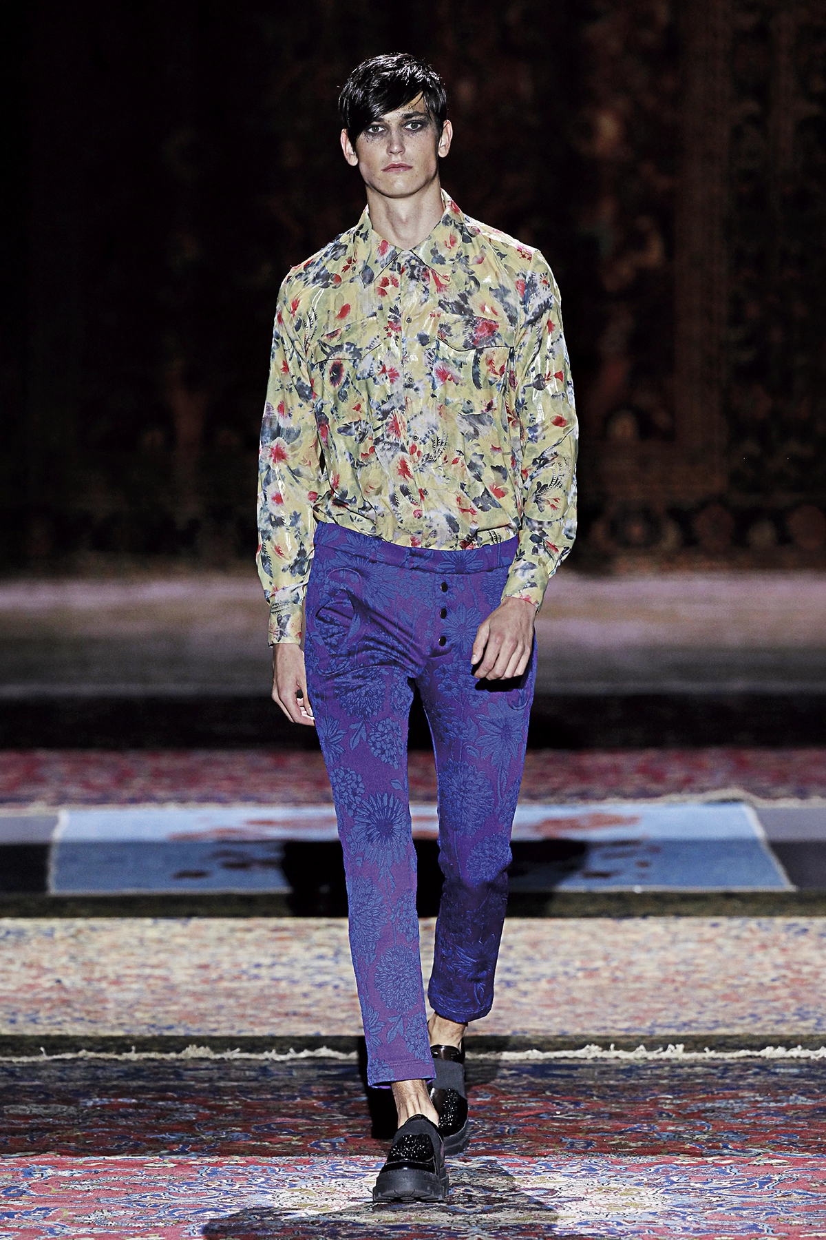 Look 25 de la colección “The Thinker”, colección rimavera verano 2017 de la diseñadora de moda Ana Locking en la Mercedes Benz Fashion Week de Madrid.