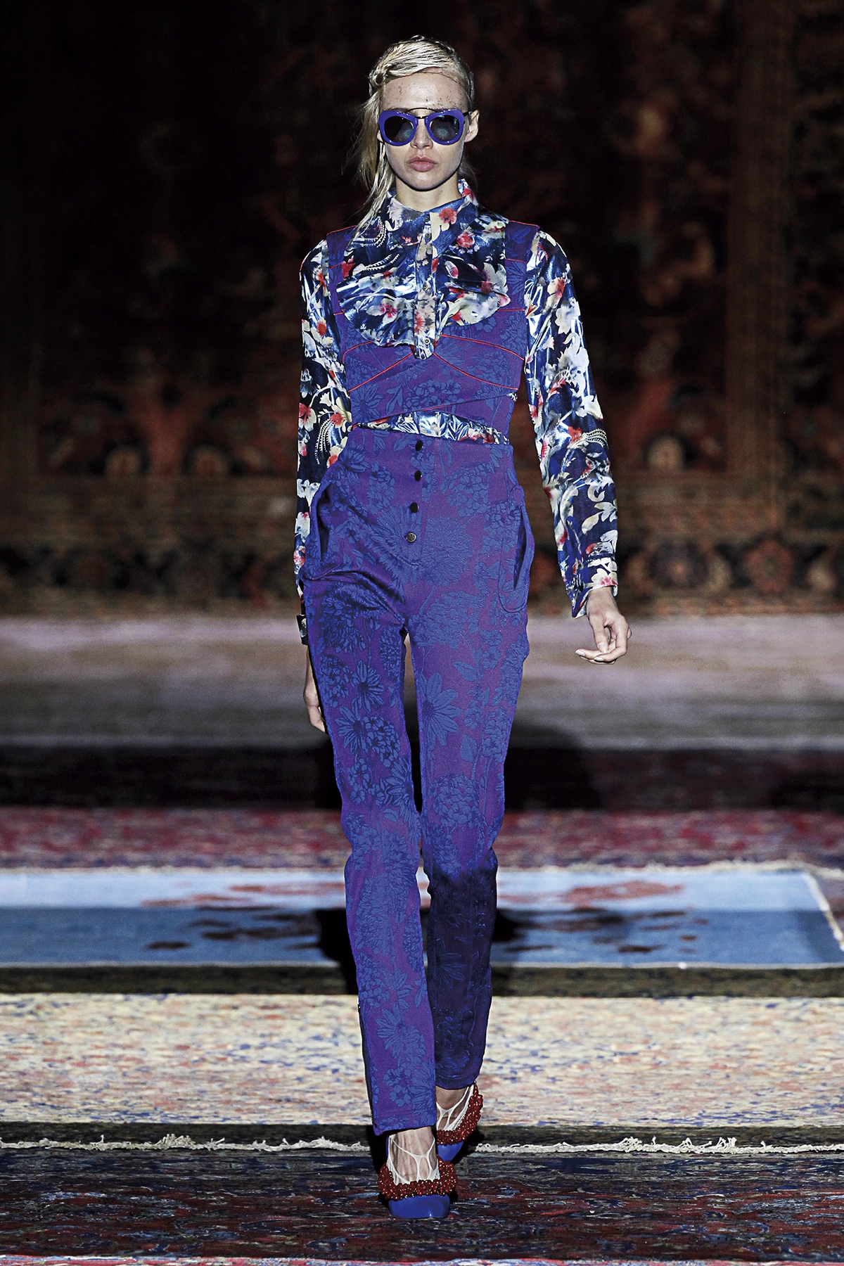 Look 27 de la colección “The Thinker”, colección rimavera verano 2017 de la diseñadora de moda Ana Locking en la Mercedes Benz Fashion Week de Madrid.