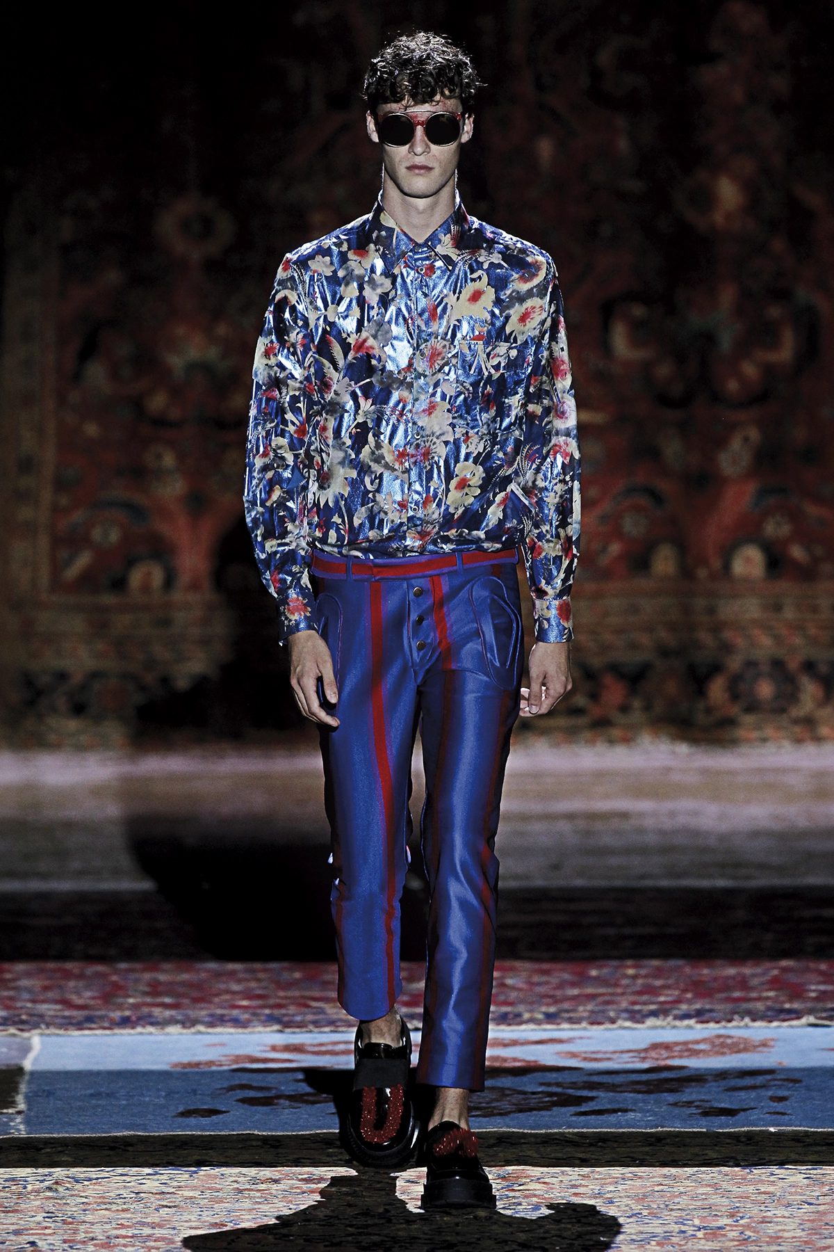 Look 30 de la colección “The Thinker”, colección rimavera verano 2017 de la diseñadora de moda Ana Locking en la Mercedes Benz Fashion Week de Madrid.