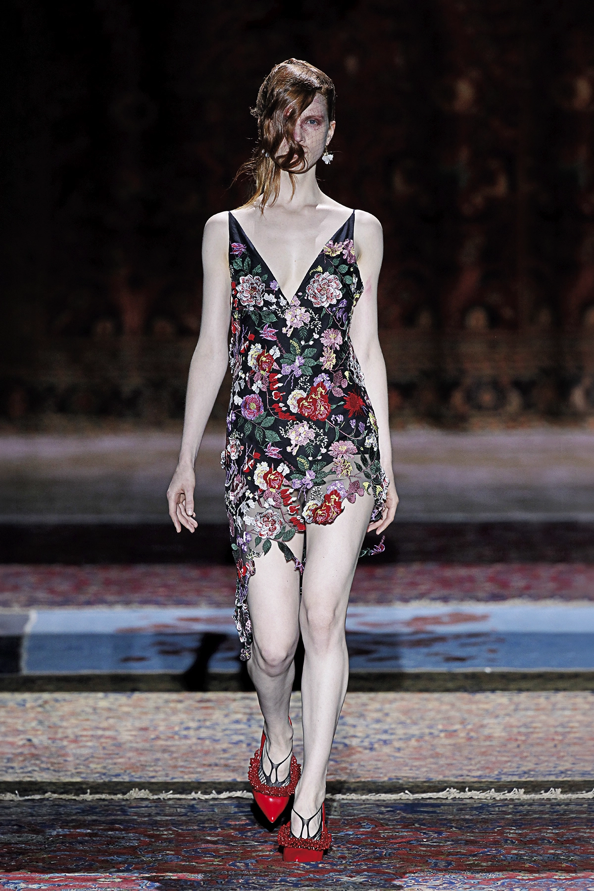 Look 37 de la colección “The Thinker”, colección rimavera verano 2017 de la diseñadora de moda Ana Locking en la Mercedes Benz Fashion Week de Madrid.