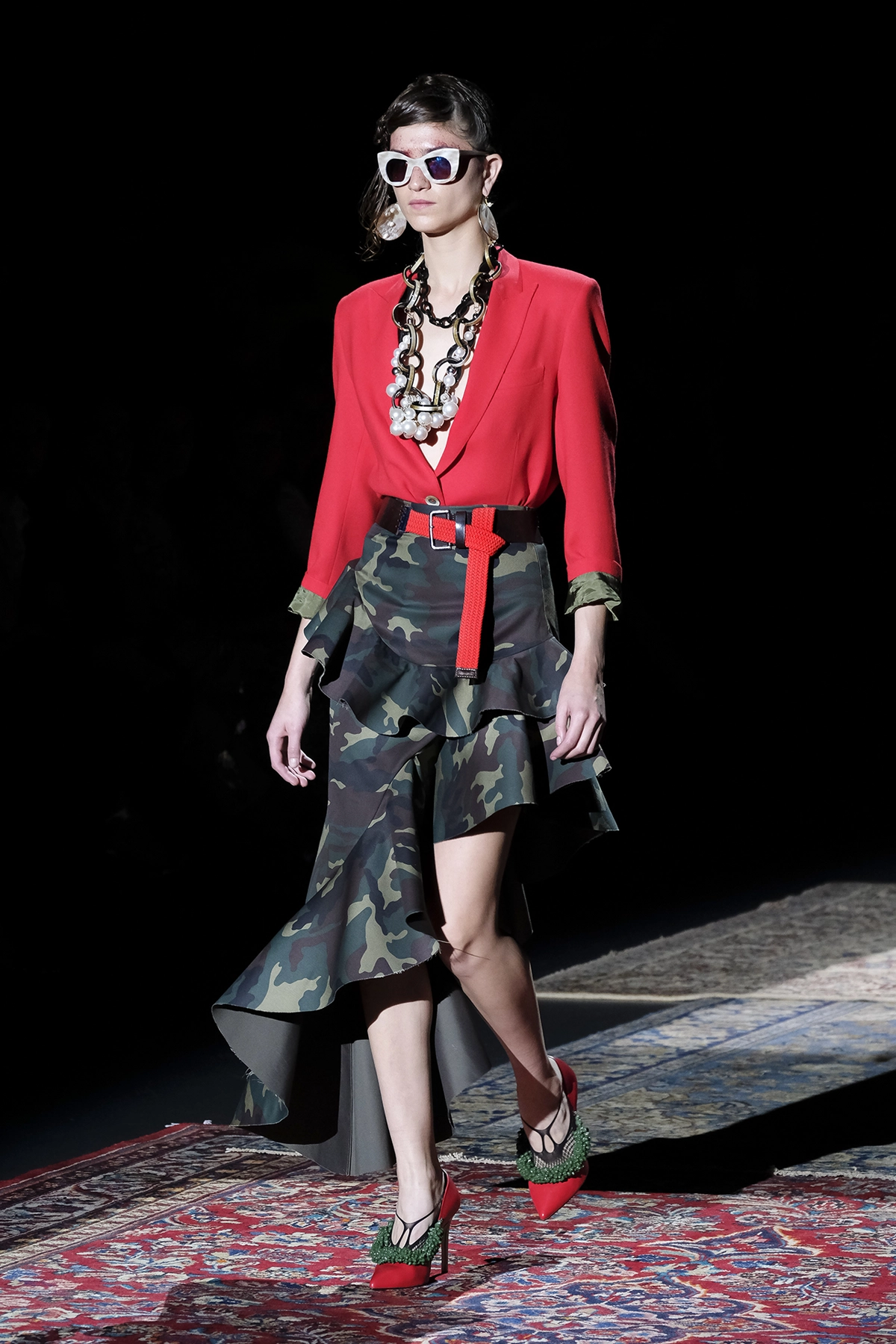 Momento del desfile “The Thinker”, colección primavera verano 2017 de la diseñadora de moda Ana Locking en la Mercedes Benz Fashion Week de Madrid.