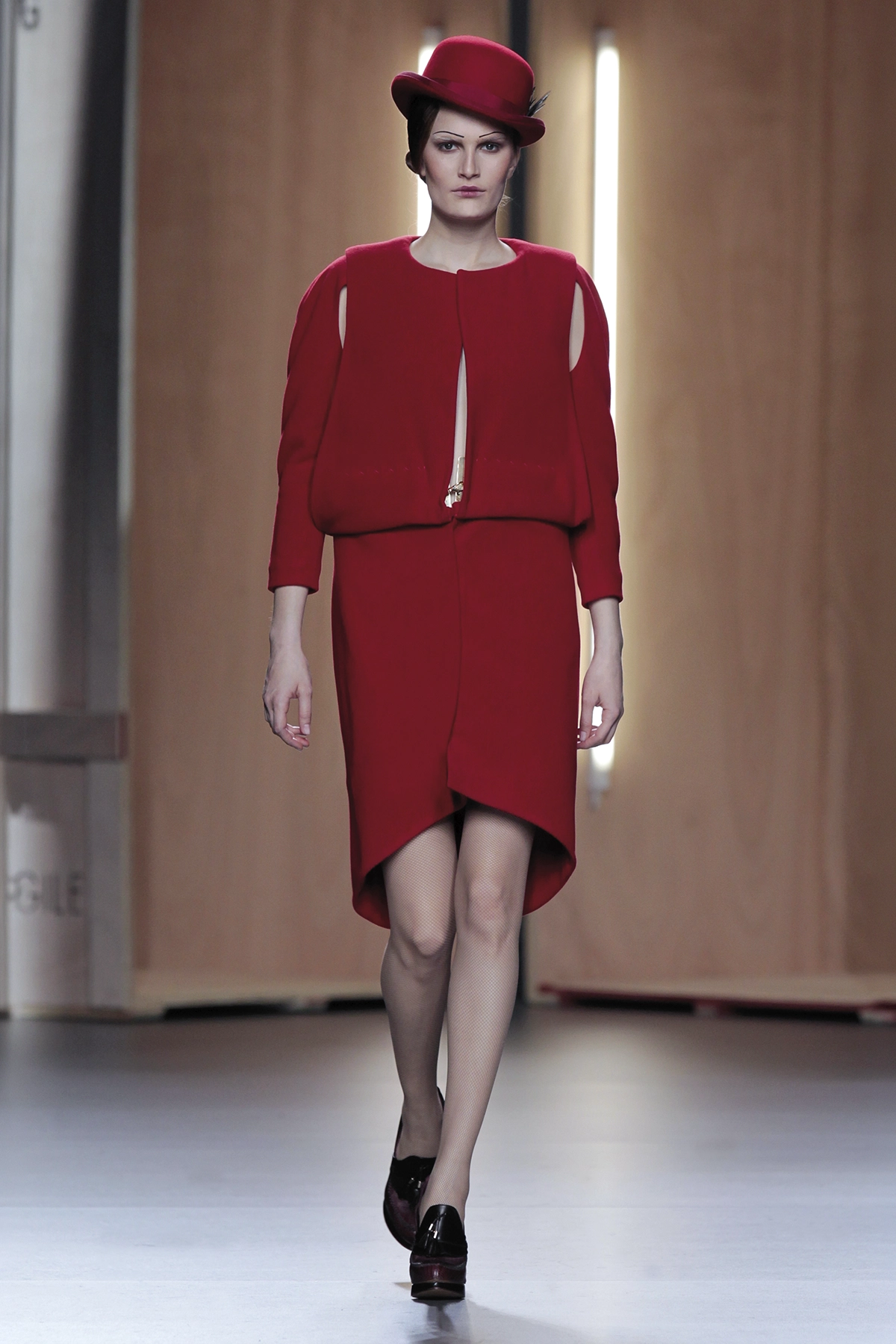 Look 07 de la colección “Time Capsule”, colección otoño invierno 2012-13 de la diseñadora de moda Ana Locking en la Mercedes Benz Fashion Week de Madrid.