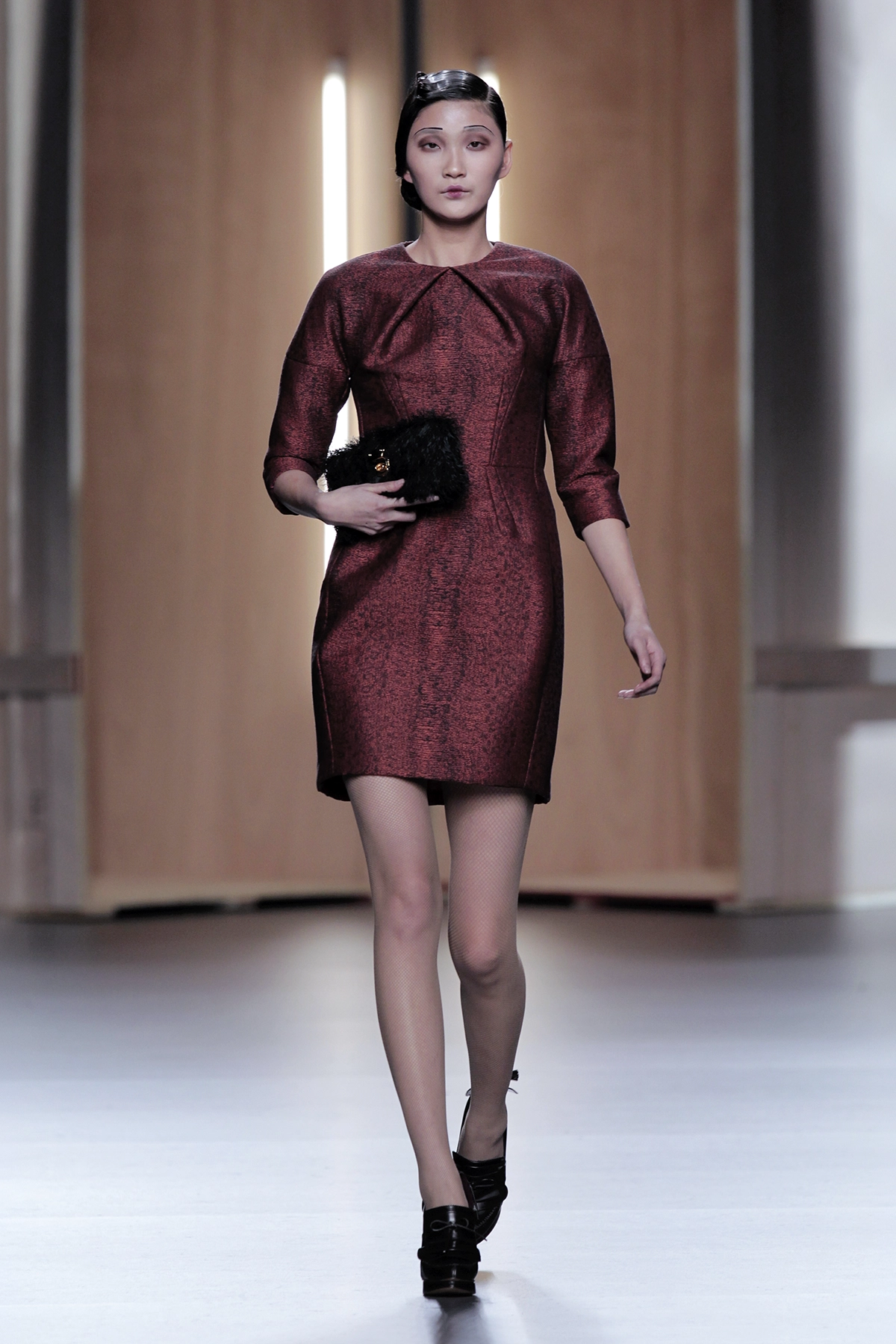 Look 10 de la colección “Time Capsule”, colección otoño invierno 2012-13 de la diseñadora de moda Ana Locking en la Mercedes Benz Fashion Week de Madrid.