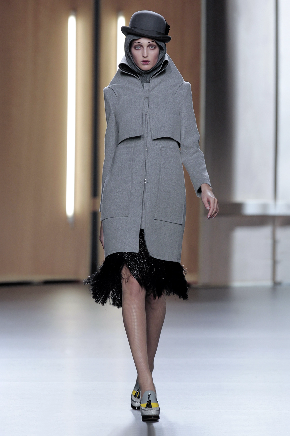 Look 23 de la colección “Time Capsule”, colección otoño invierno 2012-13 de la diseñadora de moda Ana Locking en la Mercedes Benz Fashion Week de Madrid.