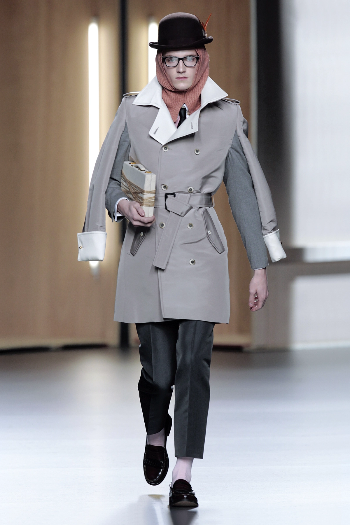 Look 27 de la colección “Time Capsule”, colección otoño invierno 2012-13 de la diseñadora de moda Ana Locking en la Mercedes Benz Fashion Week de Madrid.