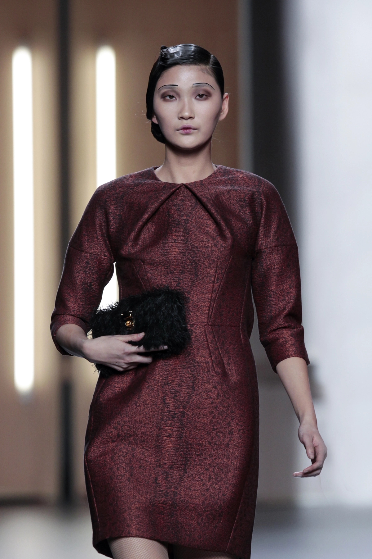 Momento del desfile “Time Capsule”, colección otoño invierno 2012-13 de la diseñadora de moda Ana Locking en la Mercedes Benz Fashion Week de Madrid.