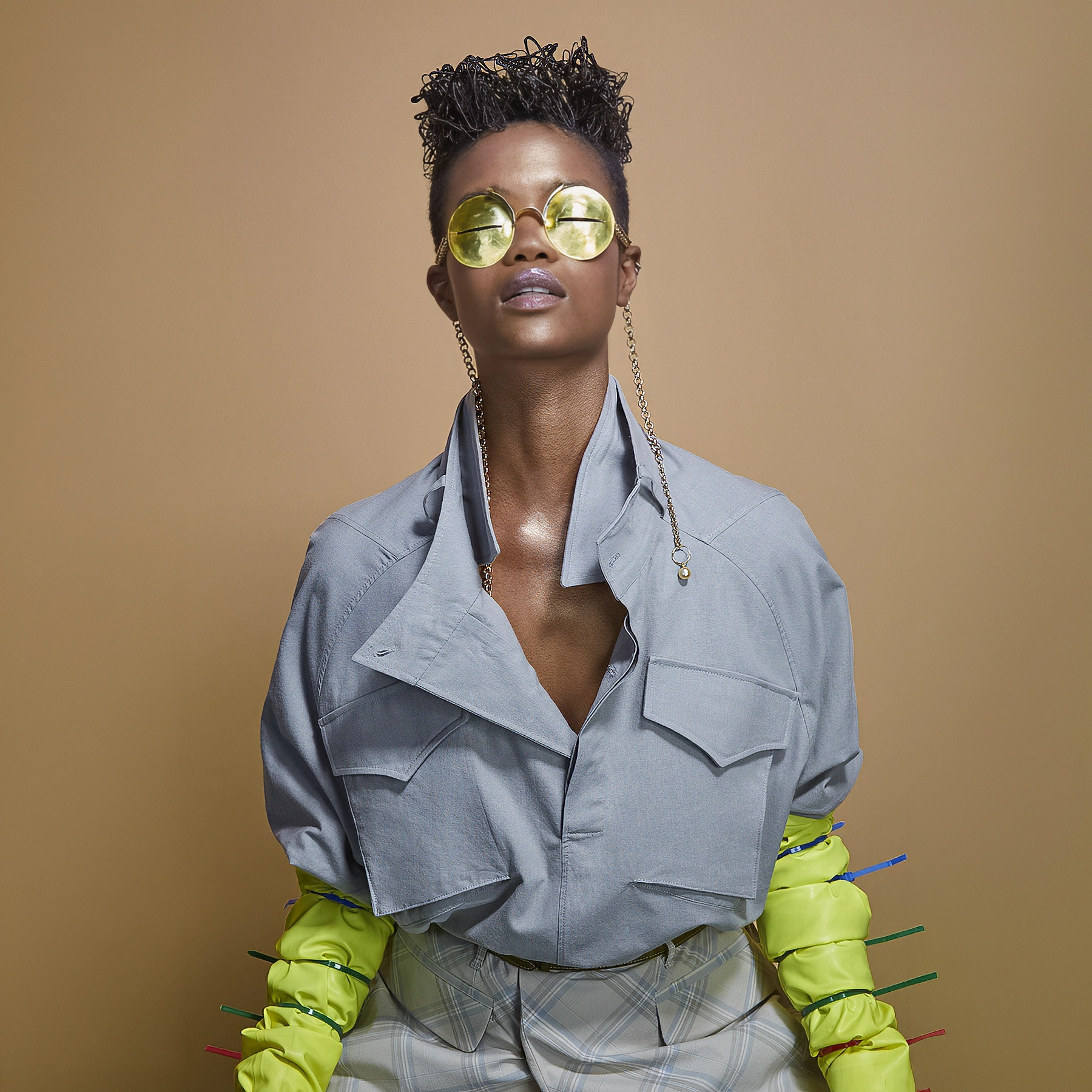 Colección capsula realizada por Ana Locking para Xpresion creativos, estudio que investiga e innova en técnicas nuevas de peluquería.