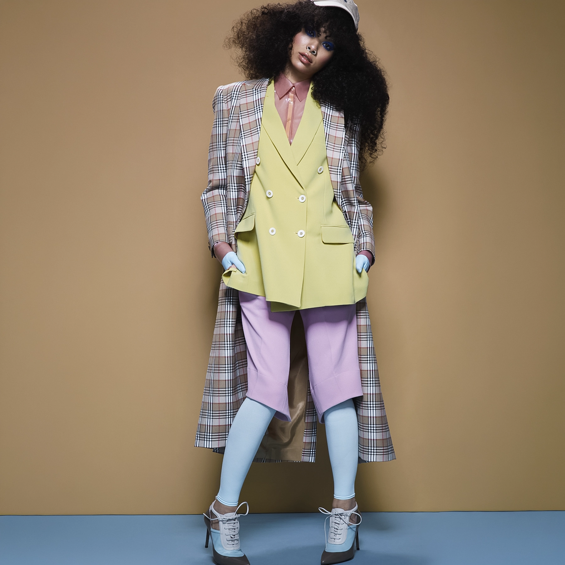 Colección capsula realizada por Ana Locking para Xpresion creativos, estudio que investiga e innova en técnicas nuevas de peluquería.