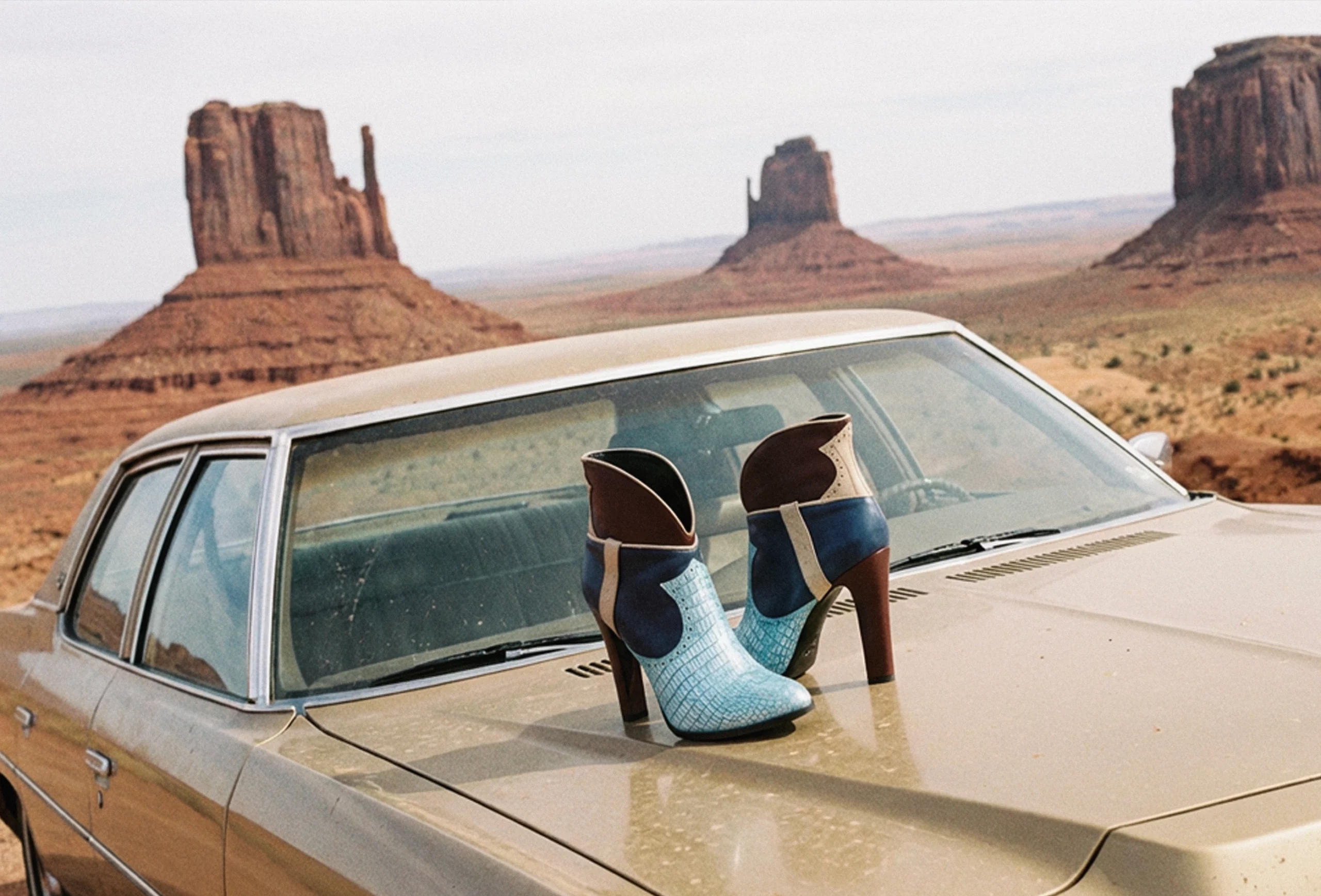 Publicidad de la colección de calzado de 