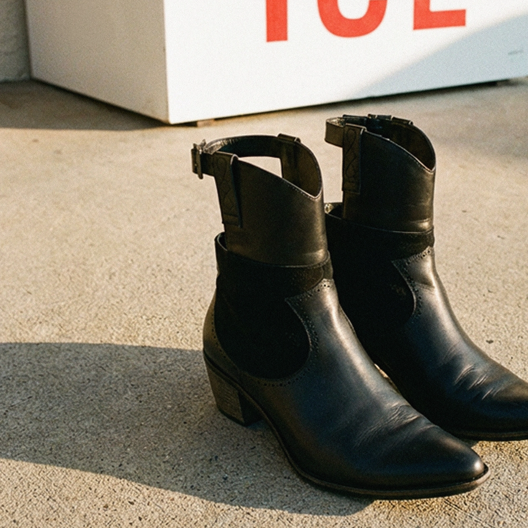 Publicidad de la colección de calzado de 