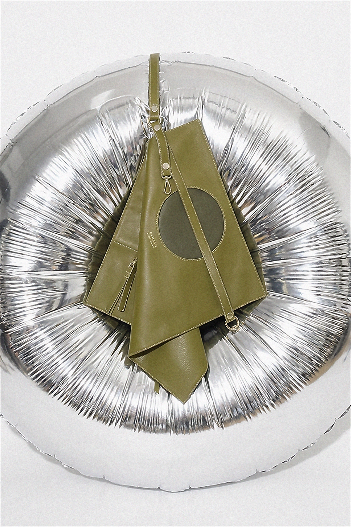 Publicidad de la colección de bolsos 