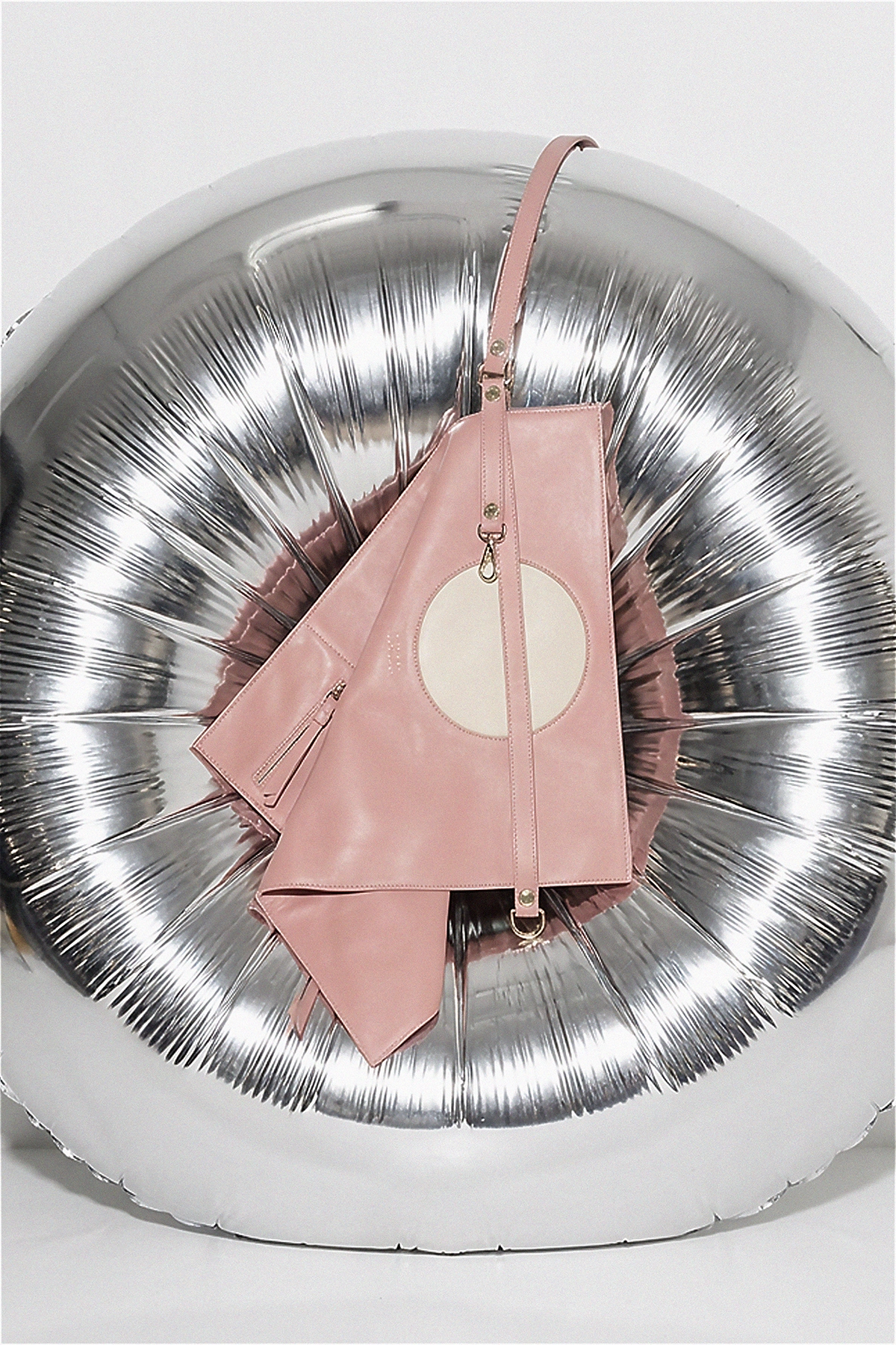 Publicidad de la colección de bolsos 