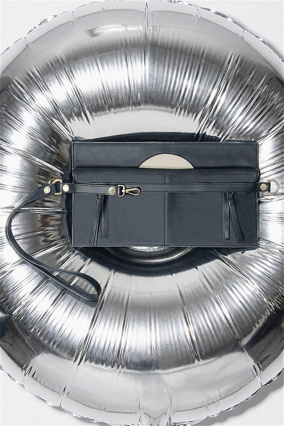 Publicidad de la colección de bolsos 