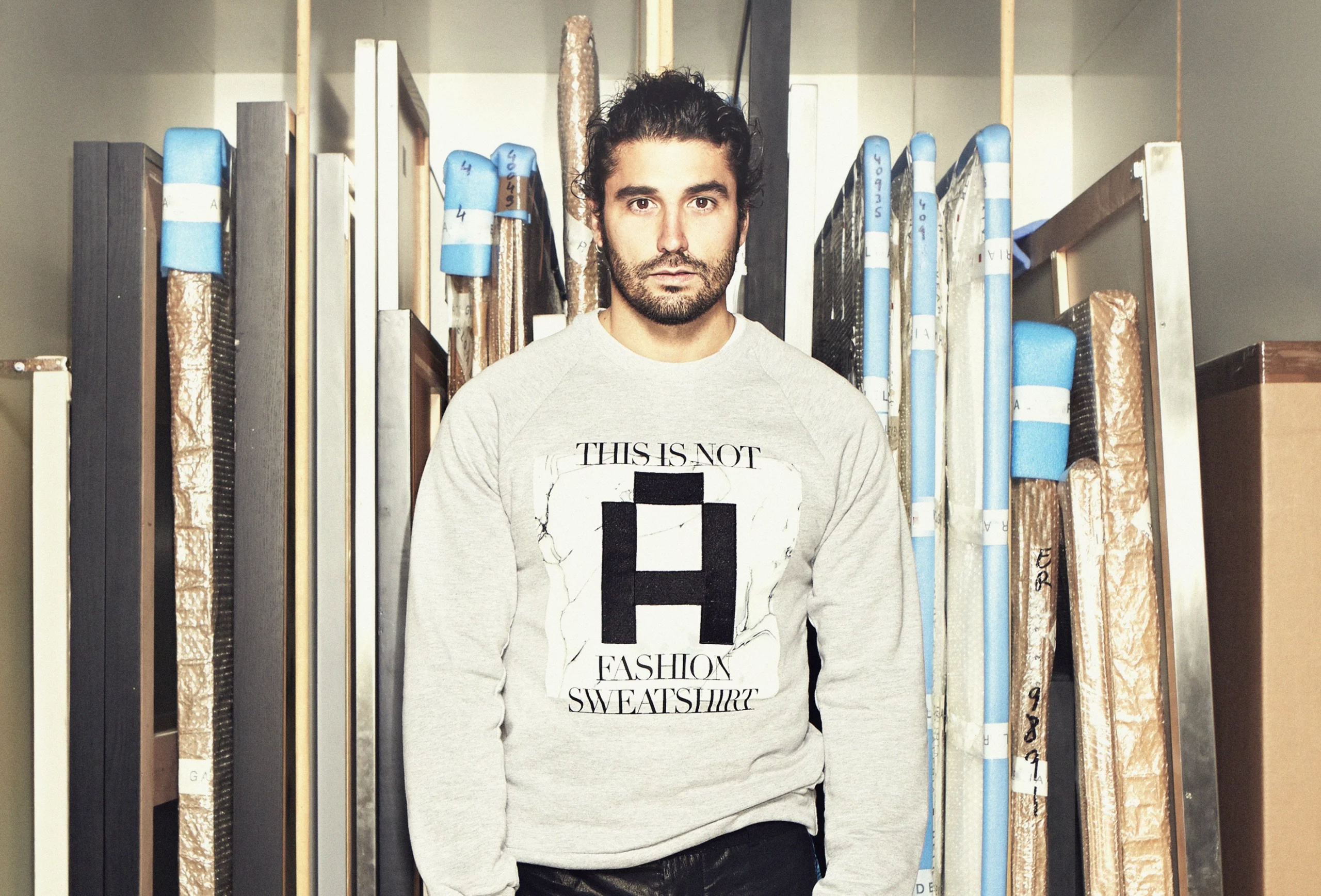 Diseño de la sudadera oficial de la feria de arte contemporáneo ARCO