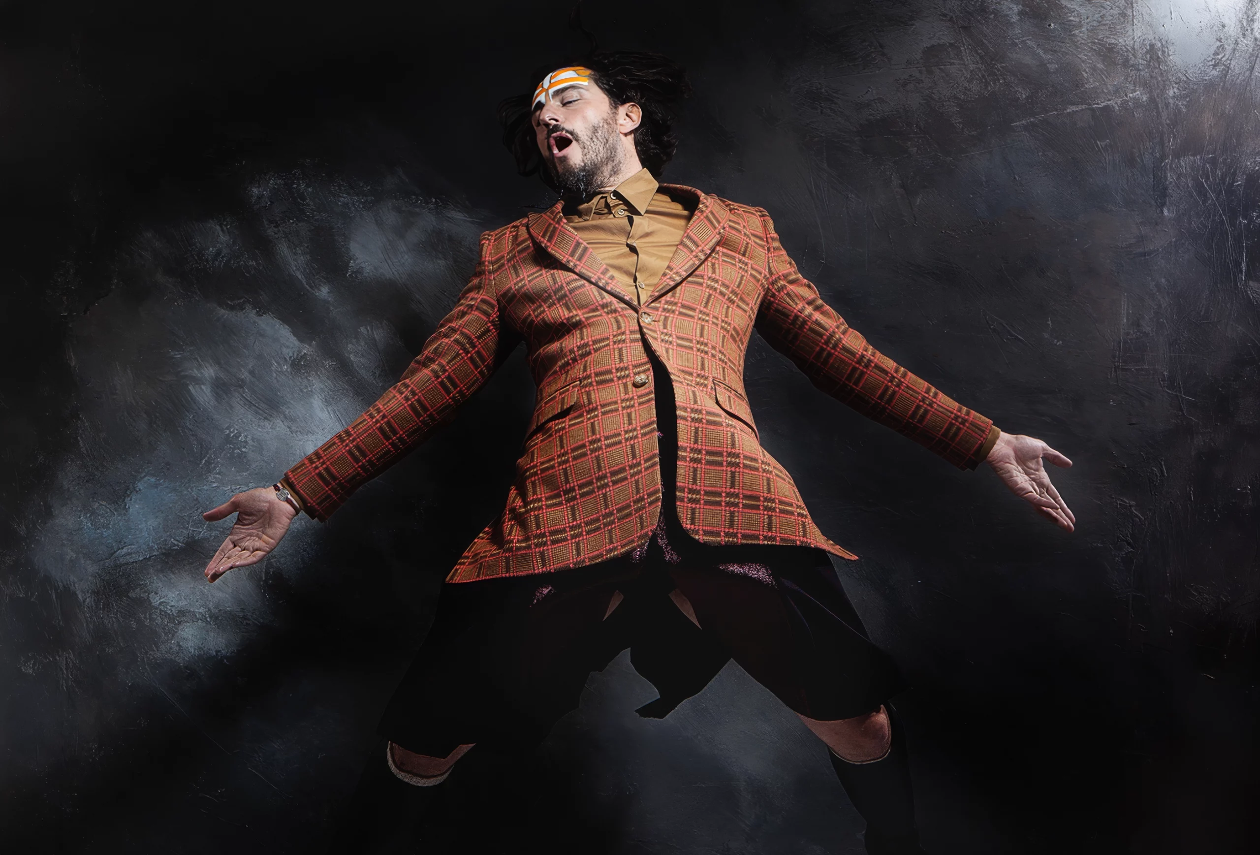 Vestuario de Ana Locking para el grupo Mastodonte de Asier Etxeandia y Enrico Barbaro