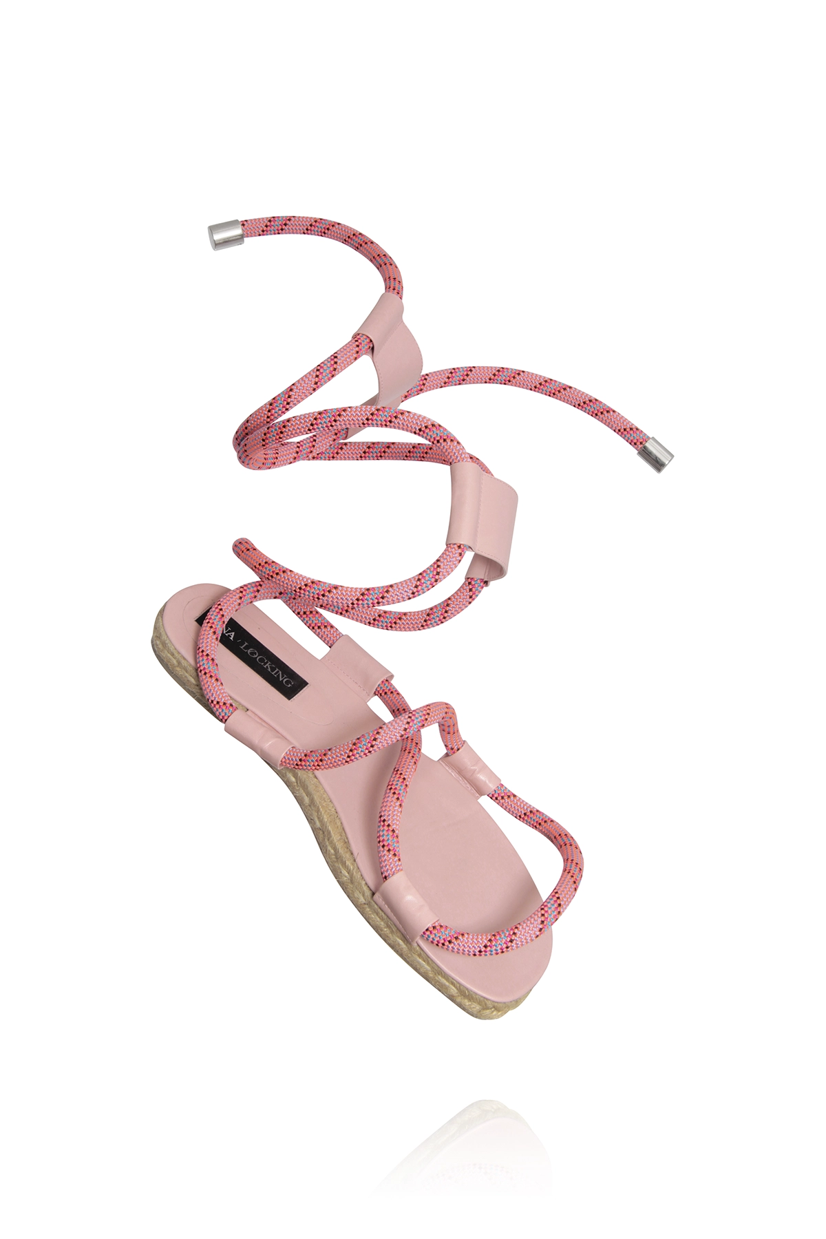 Sandalia de esparto y piel de la colección 