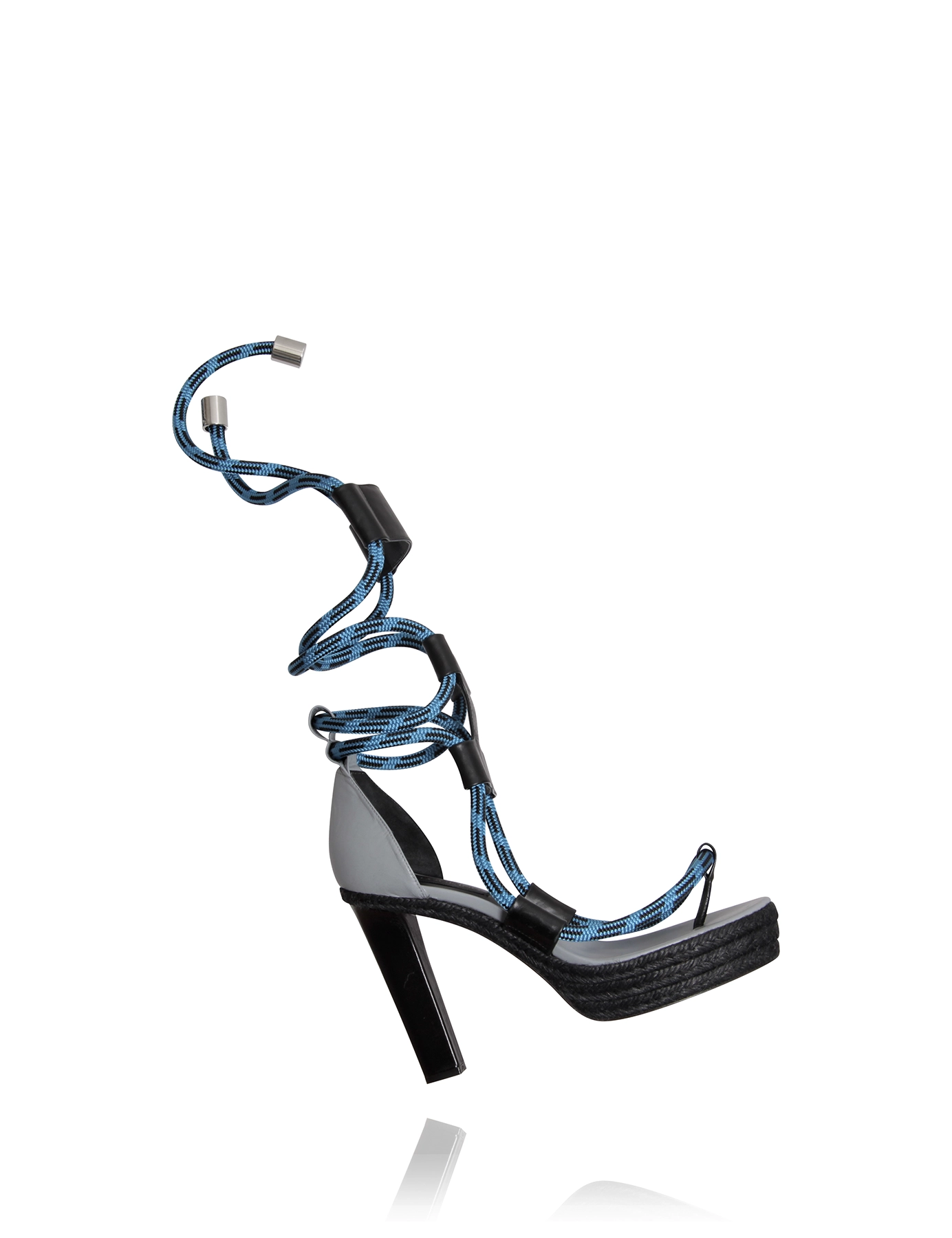 Sandalia de esparto y piel de la colección 