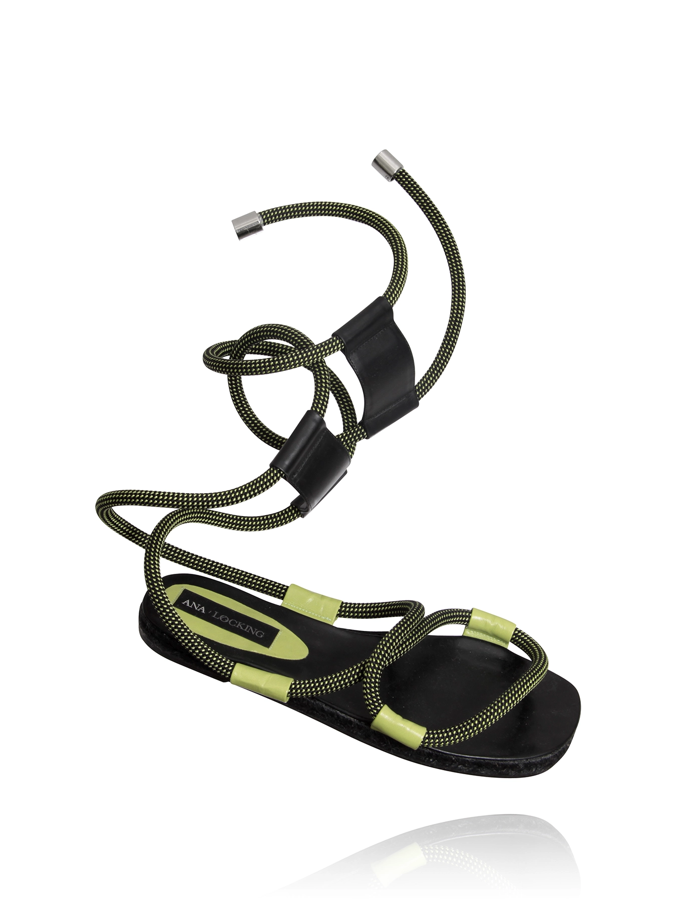 Sandalia de esparto y piel de la colección 