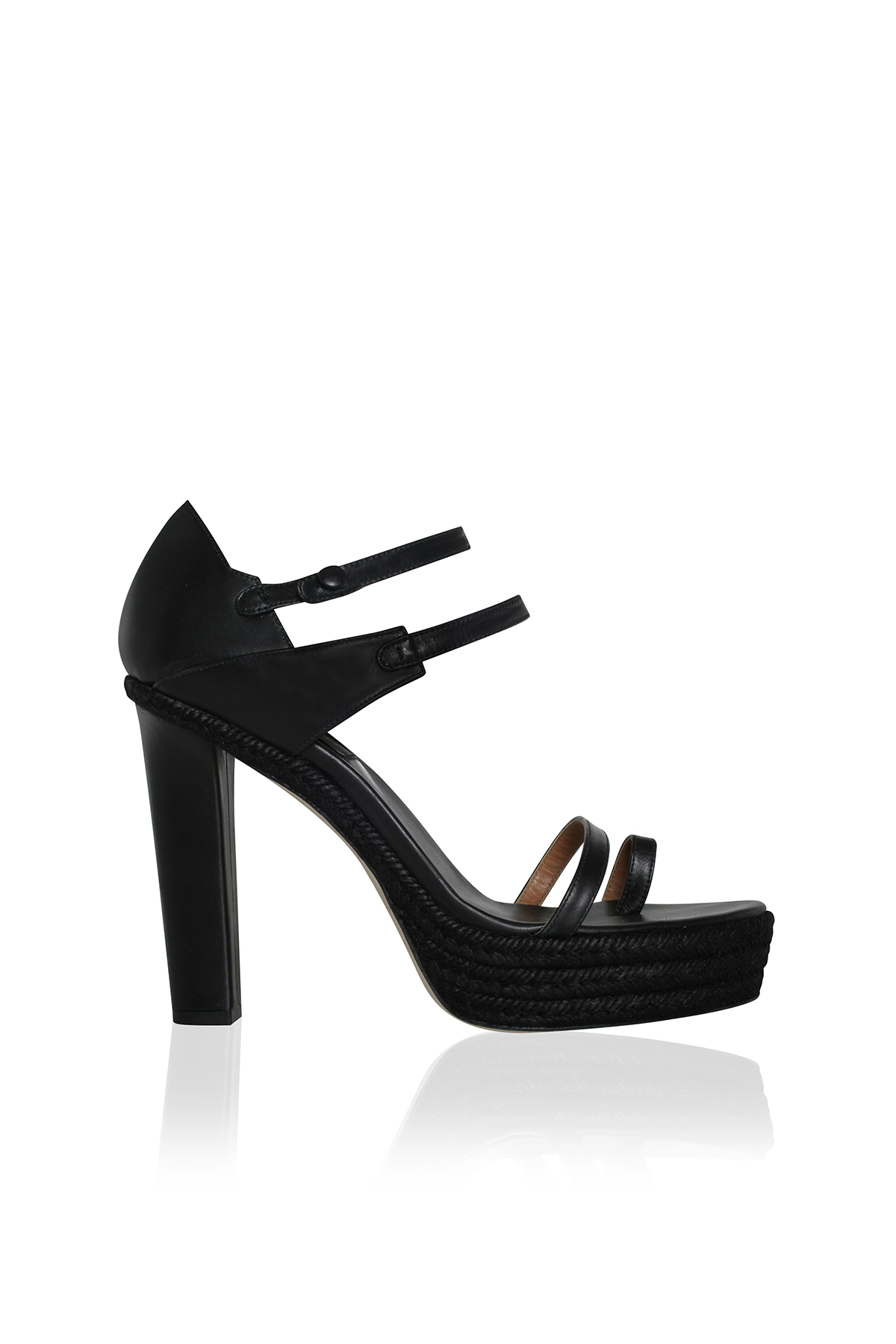 Zapato de esparto y piel de la colección 