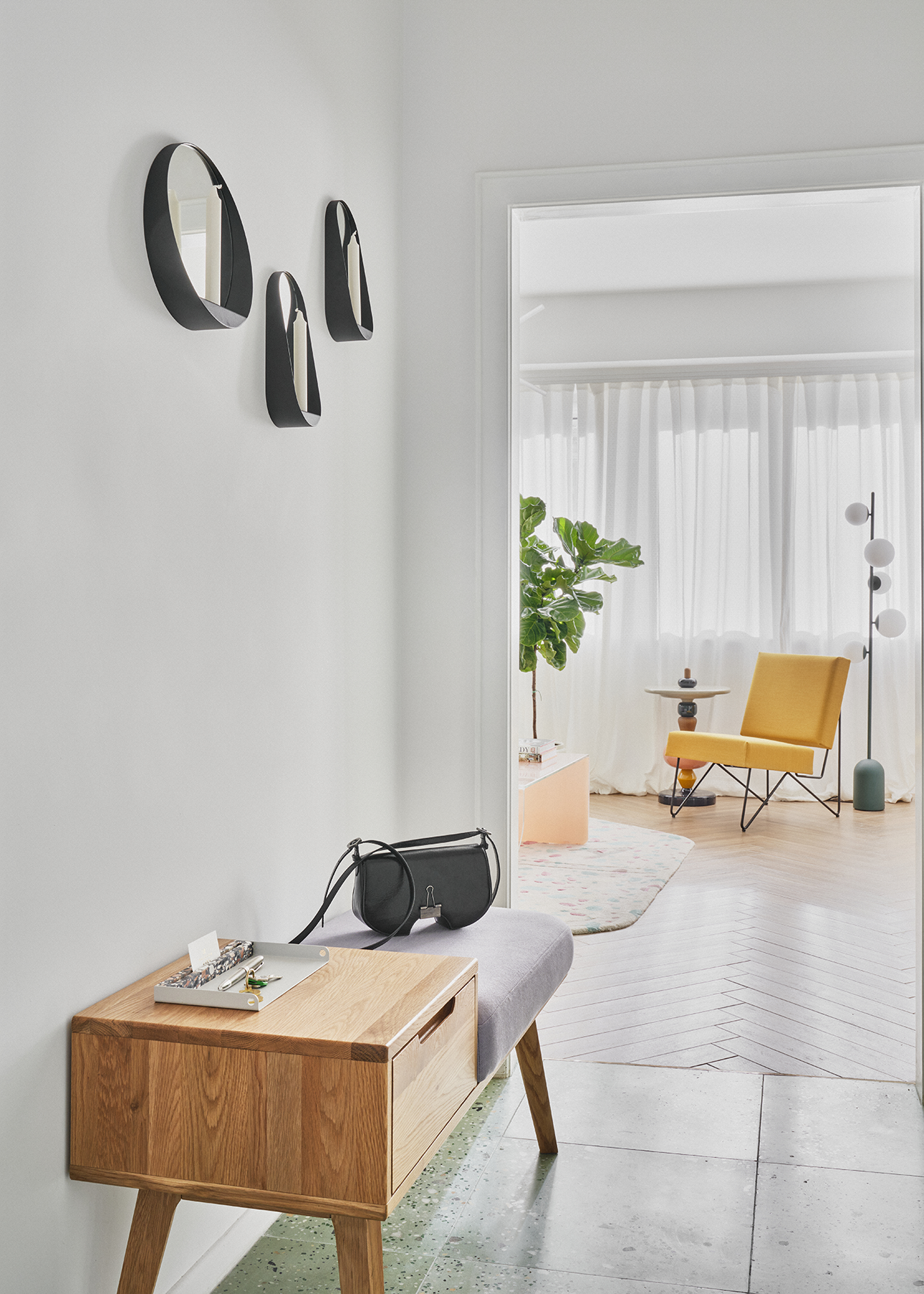 Edificio “Believers” de Halcyon Days Luxemburgo. Proyecto de decoración integral de un edificio de Ana Locking en Luxemburgo. Apartamento 2, recibidor.